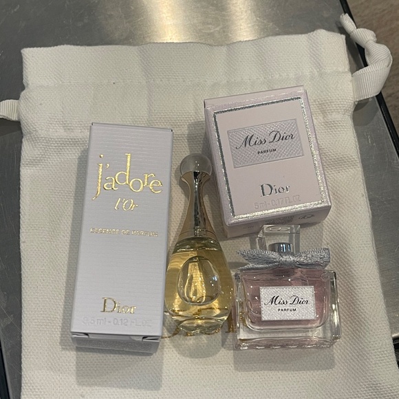 Dior white cosmetic bag and samples gift set - Picture 5 of 5
